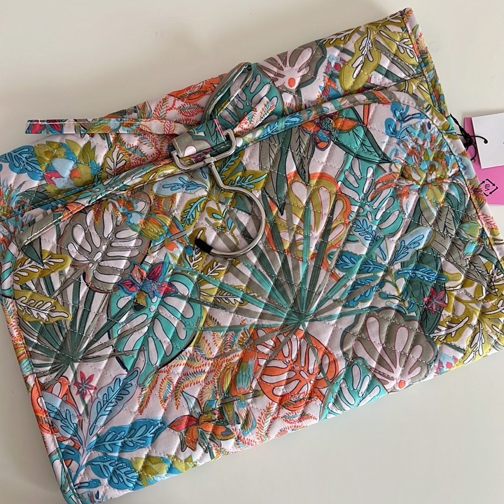 Vera Bradley Hanging Accessory Organizer in Cotton Rain Forest Canopy